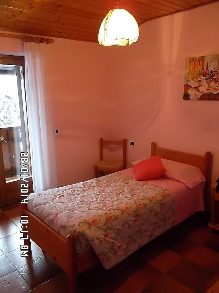 Hotel Residence La Rosa Кастьоне-делла-Презолана Экстерьер фото